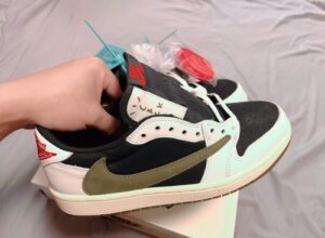 Travis Scott x Jordan Air Jordan 1 Low "Medium Olive" photo review